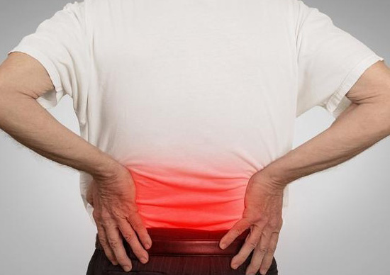是腰痛的常见原因之一,主要症状是腰或腰骶部胀痛,酸痛,反复发作,疼痛